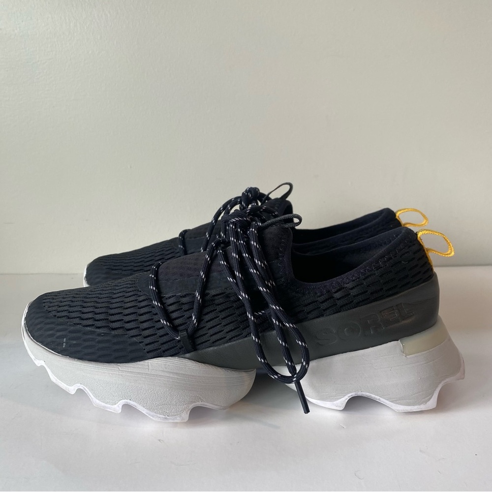 Sorel Kinetic Impact Lace Sneakers Women's Size 8 Black White Gym Workout Train